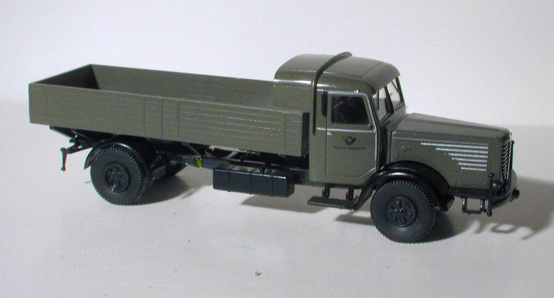 B�ssing 8000 S 13 Pritschenwagen 'Fehr' von Brekina