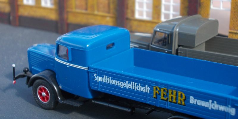 B�ssing 8000 S 13 Kabinenversionen von Brekina