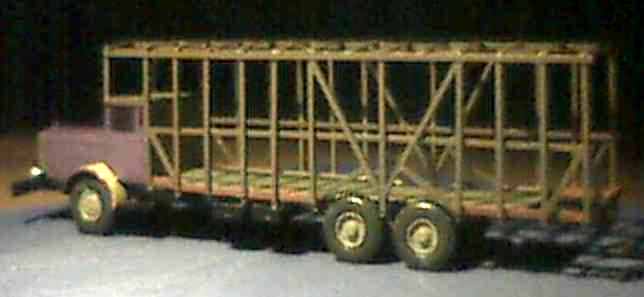 Der Mercedes L 10000-M&ouml;belwagen von schr&auml;g hinten