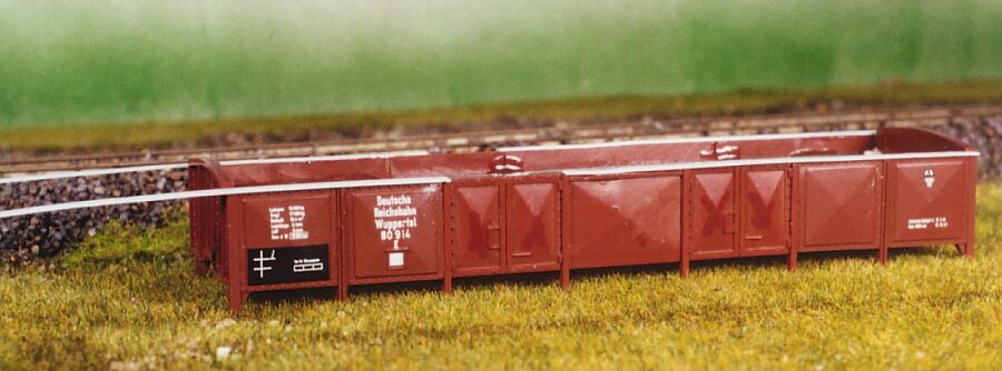 Der Wagenkasten mit aufgeklebten und teilweise gek&uuml;rzten Obergurten