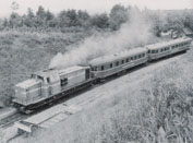 Lok 1 durchf&auuml;hrt die Station Patkenhof